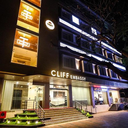 Cliff Embassy Banquet And Suites 希莫加 外观 照片