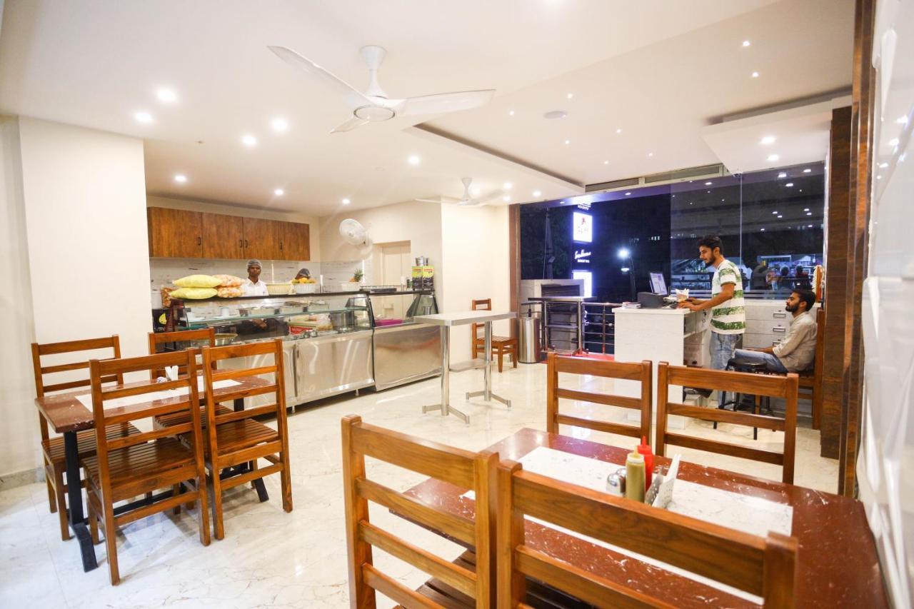 Cliff Embassy Banquet And Suites 希莫加 外观 照片