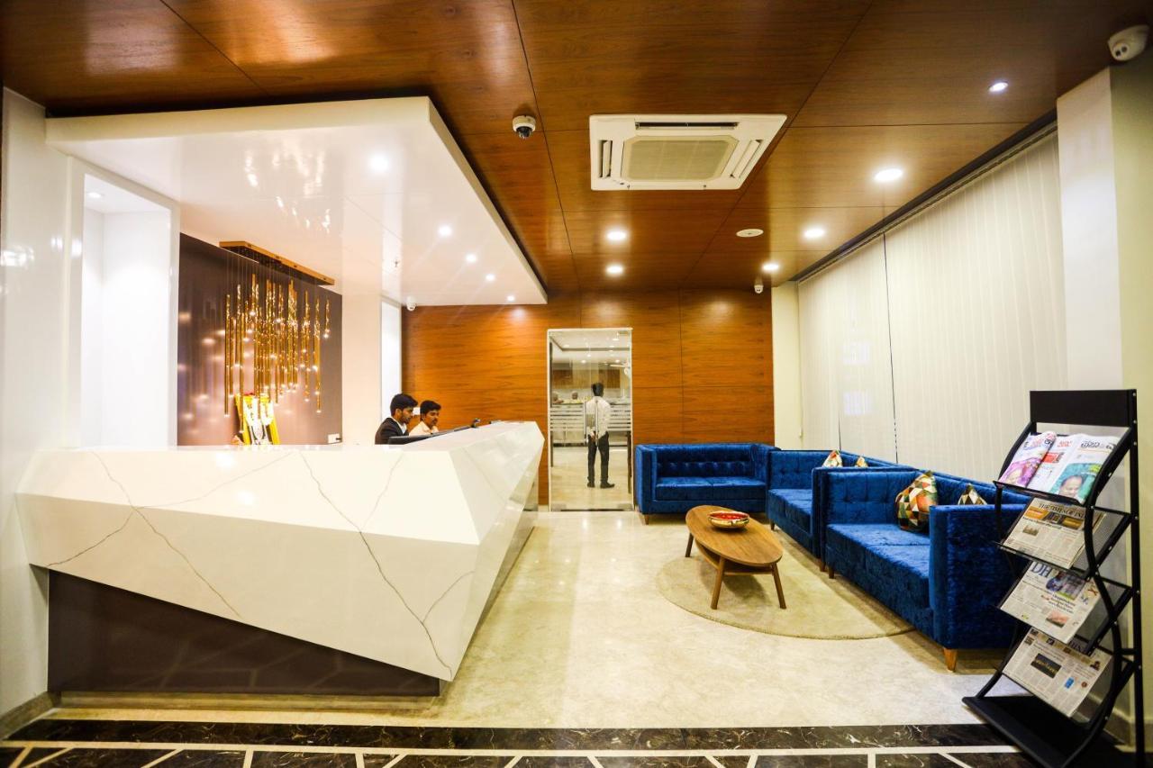 Cliff Embassy Banquet And Suites 希莫加 外观 照片